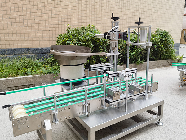 雙頭稱(chēng)重灌裝設(shè)備